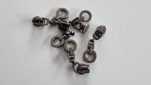 Load image into Gallery viewer, O Dangle Zipper Pull - No.5