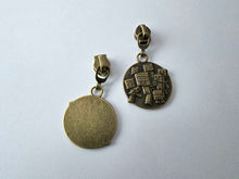 Load image into Gallery viewer, Block Craft Zipper Pull - No.5