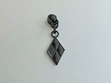Load image into Gallery viewer, Diamond Cut Zipper Pull - No.5
