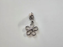 Load image into Gallery viewer, Daisy Zipper Pull - No.5