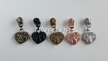 Load image into Gallery viewer, Skullington Couple Zipper Pull - No.5