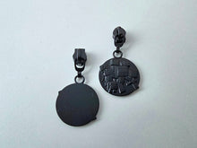 Load image into Gallery viewer, Block Craft Zipper Pull - No.5