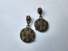 Load image into Gallery viewer, Block Craft Zipper Pull - No.5