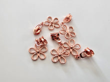 Load image into Gallery viewer, Daisy Zipper Pull - No.5