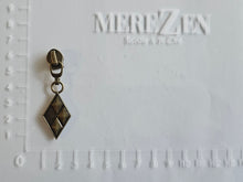 Load image into Gallery viewer, Diamond Cut Zipper Pull - No.5