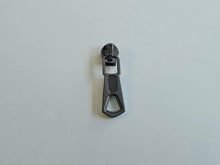 Load image into Gallery viewer, Grooved Zipper Pull - No.5