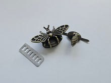 Load image into Gallery viewer, Bee Lock