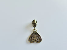 Load image into Gallery viewer, Celtic Skull Zipper Pull - No.5