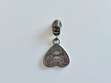 Load image into Gallery viewer, Celtic Skull Zipper Pull - No.5