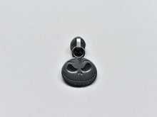 Load image into Gallery viewer, Skullington Zipper Pull - No.5