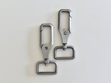 Load image into Gallery viewer, Long Swivel Hooks - 1 Inch & 8cm Long - 2 pack