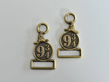 Load image into Gallery viewer, Hat Platform 1 inch (25mm) Strap Connector - 2 pack