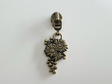 Load image into Gallery viewer, Sunflower Zipper Pull - No.5
