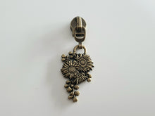 Load image into Gallery viewer, Sunflower Zipper Pull - No.5