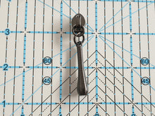 Load image into Gallery viewer, Rippled Tear Drop Zipper Pull - No.5