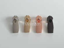 Load image into Gallery viewer, Flipper Zipper Pull - No.5
