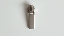 Load image into Gallery viewer, Bar Zipper Pull - No.5