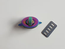 Load image into Gallery viewer, Oval Twist lock