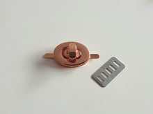 Load image into Gallery viewer, Oval Twist lock