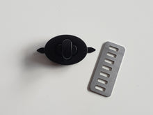Load image into Gallery viewer, Oval Twist lock