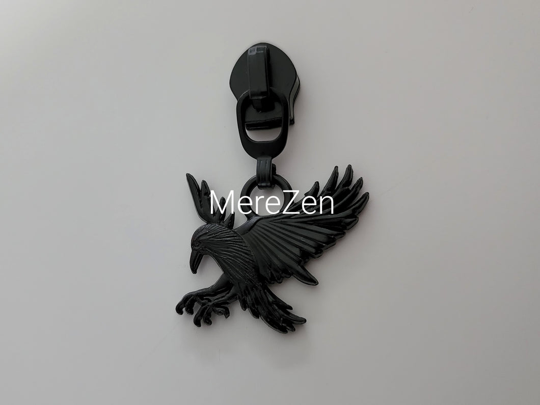 Raven Zipper Pull - No.5