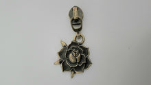 Load image into Gallery viewer, Flower Zipper Pull - No.5