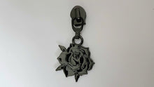 Load image into Gallery viewer, Flower Zipper Pull - No.5
