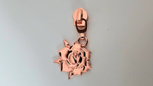 Load image into Gallery viewer, Flower Zipper Pull - No.5