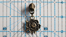 Load image into Gallery viewer, Flower Zipper Pull - No.5