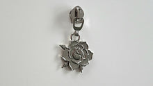 Load image into Gallery viewer, Flower Zipper Pull - No.5
