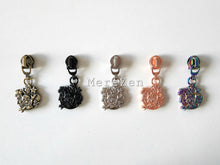 Load image into Gallery viewer, M Kart Zipper Pull - No.5