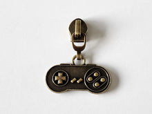 Load image into Gallery viewer, Controller Zipper Pull - No.5