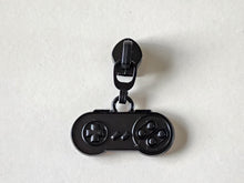 Load image into Gallery viewer, Controller Zipper Pull - No.5