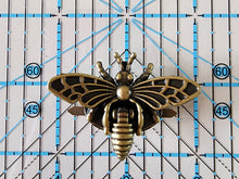 Load image into Gallery viewer, Bee Lock