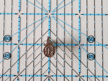 Load image into Gallery viewer, Hat Platform Chicago Screws (6mm) - 8 pack