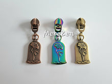 Load image into Gallery viewer, Rose Glass Zipper Pull - No.5