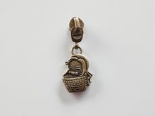 Load image into Gallery viewer, Basket Lady Zipper Pull - No.5