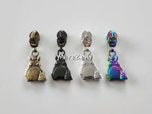 Load image into Gallery viewer, Forest Friends Zipper Pull - No.5