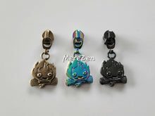 Load image into Gallery viewer, Fire Friend Zipper Pull - No.5