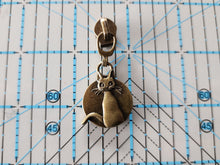 Load image into Gallery viewer, Cat Zipper Pull - No.5