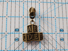 Load image into Gallery viewer, ABC Blocks Zipper Pull - No.5