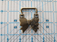 Load image into Gallery viewer, Floral Bow Strap Anchors - 4 pack