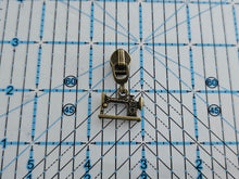 Load image into Gallery viewer, Sewing Machine Zipper Pull - No.5
