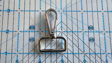 Load image into Gallery viewer, Swivel Hooks - 1 Inch (25mm) - 2 pack
