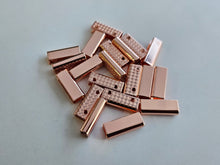 Load image into Gallery viewer, Strap Ends 1 Inch (25mm), 4mm Gap, Screw in - 4 / 20 pack
