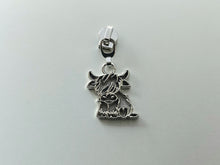Load image into Gallery viewer, Highland Cow Zipper Pull - No.5
