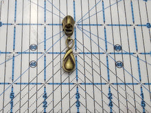 Load image into Gallery viewer, Peacock Pearl Zipper Pull - No.5
