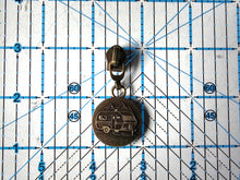 Load image into Gallery viewer, Caravan Zipper Pull - No.5
