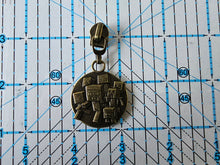 Load image into Gallery viewer, Block Craft Zipper Pull - No.5
