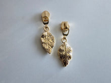Load image into Gallery viewer, Leaf Zipper Pull - No.5

